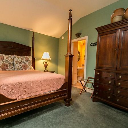Hidden Garden Cottages & Suites Saugatuck Exterior photo