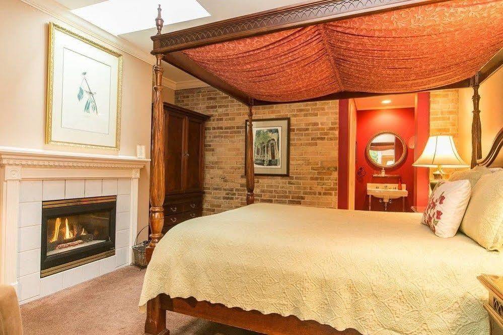 Hidden Garden Cottages & Suites Saugatuck Exterior photo
