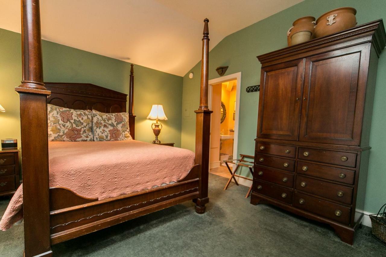 Hidden Garden Cottages & Suites Saugatuck Exterior photo